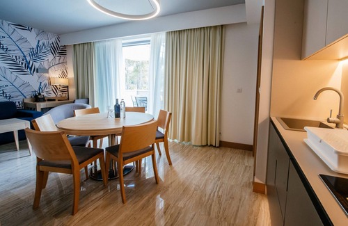 Zaton Apartment | Apartments 4* in Zaton Holiday Resort, with large pool area-ex TUI