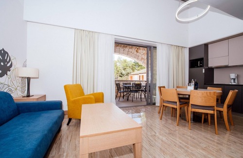Zaton Apartment | Apartments 4* in Zaton Holiday Resort, with large pool area-ex TUI