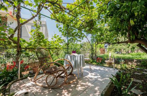 Cove Tri Zala (Zrnovo) Apartment | Apartments Amalia