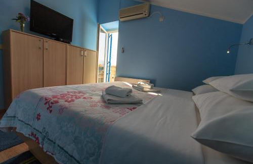 Sveti Stefan House | Apartments and Rooms Drago