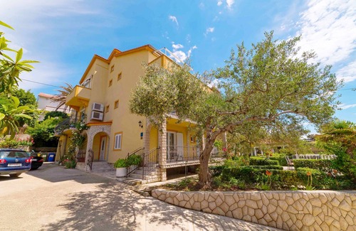 Banjol Apartment | Apartments and rooms Slavko, (8116), Rab, hr