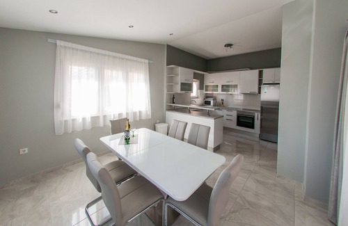 Stobrec Apartment | Apartments Anita-Luxury Three Bedroom Apartment with Terrace