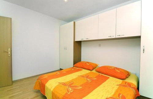 Barbat na Rabu Apartment | Apartments by the sea Barbat, Rab - 5005