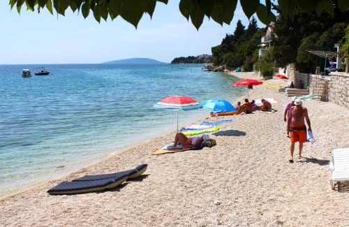Brist Apartment | Apartments by the sea Brist, Makarska - 6813
