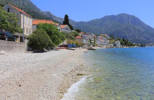 Brist Apartment | Apartments by the sea Brist, Makarska - 15714