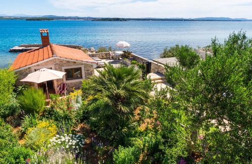 Kraj Apartment | Apartments by the sea Tkon, Pasman - 12346