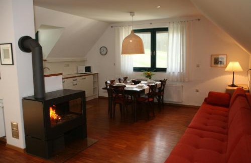 Visoko pri Poljanah Apartment | Apartments Cvetje v Jeseni