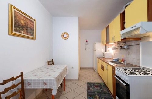 Pokrivenik Apartment | Apartments Davorka (38421-A3) - Gdinj - island Hvar