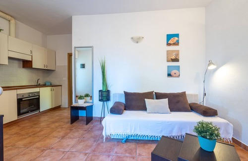 Zavala Apartment | Apartments Ena (33981-A1) - Zavala - island Hvar