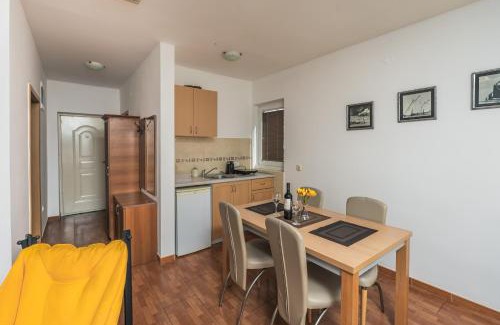 Petrovac Apartment | Apartments Franićević