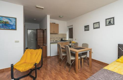 Petrovac Apartment | Apartments Franićević