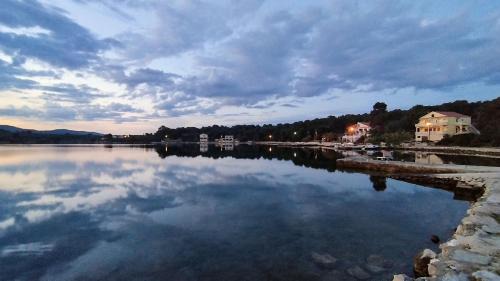 Veli Rat Apartment | Apartments Grbac Veli Rat-Seaside