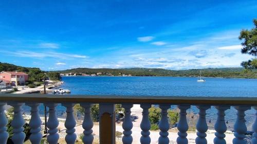 Veli Rat Apartment | Apartments Grbac Veli Rat-Seaside