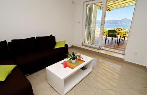Drace Apartment | Apartments Gusti - Two-Bedroom Apartment with Balcony and Sea View