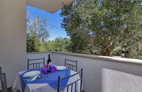Pokrivenik Apartment | Apartments Igor (44141-A4) - Gdinj - island Hvar