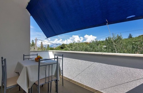 Pokrivenik Apartment | Apartments Igor (44141-A6) - Gdinj - island Hvar