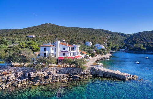 Pokrivenik Apartment | Apartments Igor (44141-A6) - Gdinj - island Hvar