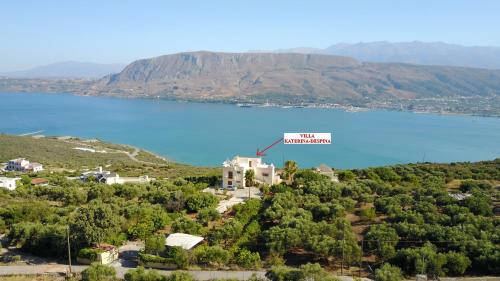 Pitharion Apartment | Apartments in Argoulidhés, Greece