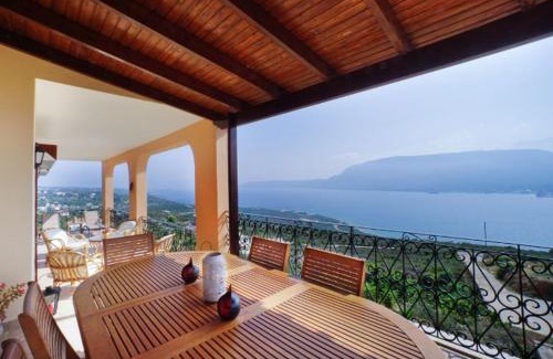 Pitharion Apartment | Apartments in Argoulidhés, Greece