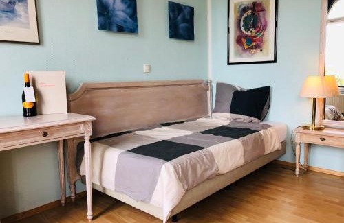 Zentrum-Nordwest Apartment | Apartments in der Friedrich Ebert Straße 90 Sportforum