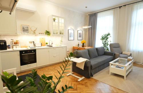 Sibiu Old Town Apartment | Apartments in Historic Center, Quiet Area, AC