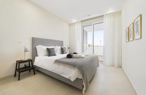 Porto de Mos Apartment | Apartments in Porto de Mós, Portugal