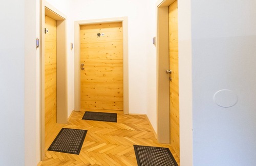 Ljubljana Apartment | Apartments Kamr'ca - room 1 & 4 with private bathroom