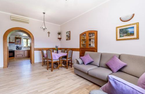 Pinezici Apartment | Apartments Krc