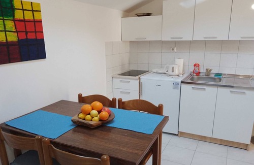 Sobra Apartment | Apartments Laura Mljet - Comfort One Bedroom Apartment with Balcony and Sea View