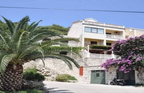 Sobra Apartment | Apartments Laura Mljet - Comfort One Bedroom Apartment with Balcony and Sea View