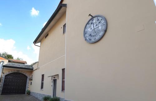 Cardano al Campo House | Apartments Le Rondini 3