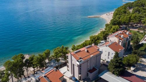 Ratac Apartment | Apartments Lucija Makarska-first row to the sea