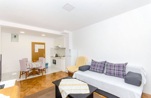 Istok Apartment | Apartments Marinko