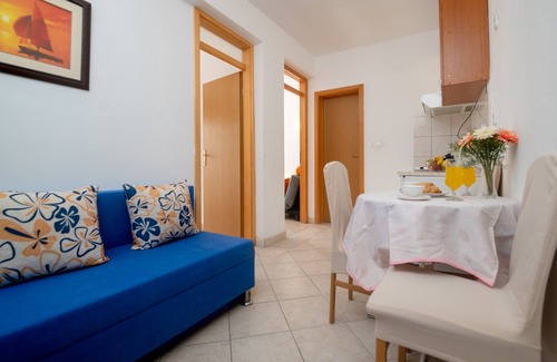 Neum Apartment | Apartments Matej - Two-Bedroom Apartment with Balcony and Sea View 206