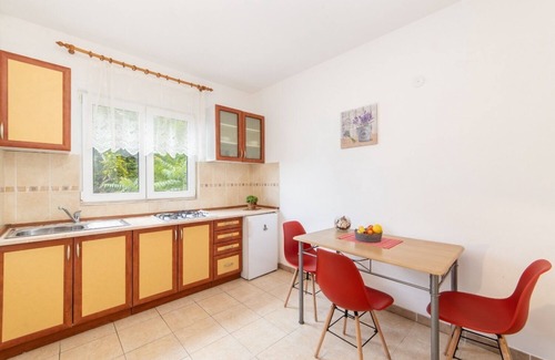 Brist Apartment | Apartments More (10392-A4) - Brist