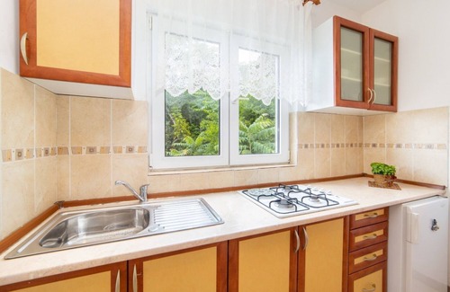 Brist Apartment | Apartments More (10392-A4) - Brist