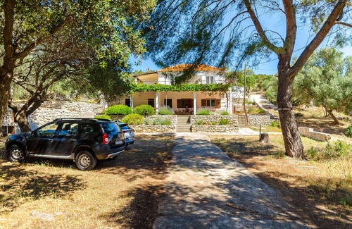 Pokrivenik Apartment | Apartments Nedeljko (34121-A2) - Gdinj - island Hvar