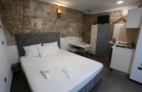 Split Apartment | Apartments Nikolla