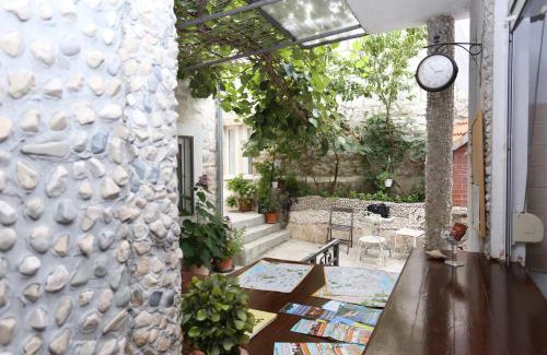 Split Apartment | Apartments Nikolla