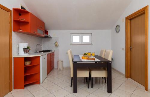 Bol Apartment | Apartments Paloc - Orange