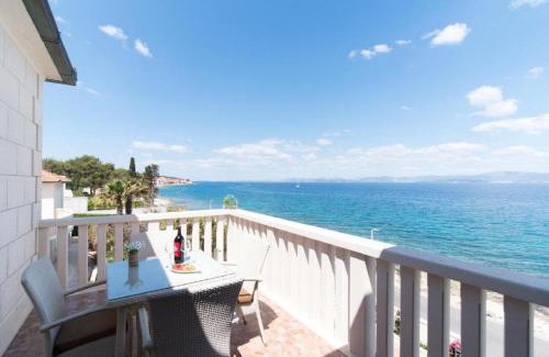 Sutivan Apartment | Apartments Paula - with pool and sea view