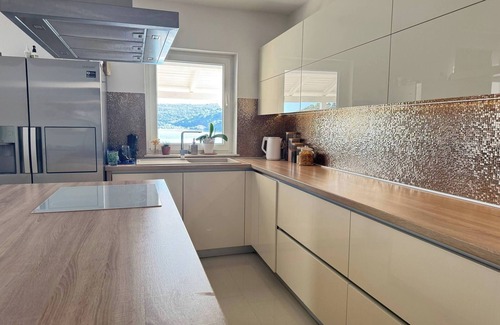 Rab Town Apartment | Apartments Raffaello 3-Bedroom Apartment with Shared Pool