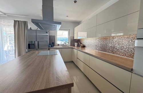 Rab Town Apartment | Apartments Raffaello 3-Bedroom Apartment with Shared Pool