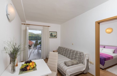 Slano Apartment | Apartments & Room Eva Slano - One Bedroom Apartment with Terrace and Sea View (Srednji)