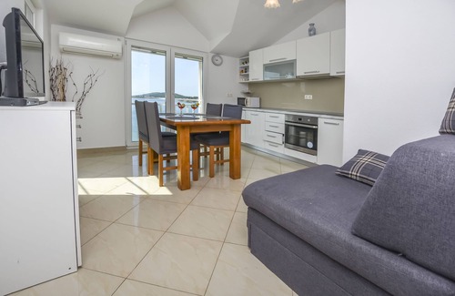 Podglavica Apartment | Apartments Silvana (23221-A4) - Rogoznica