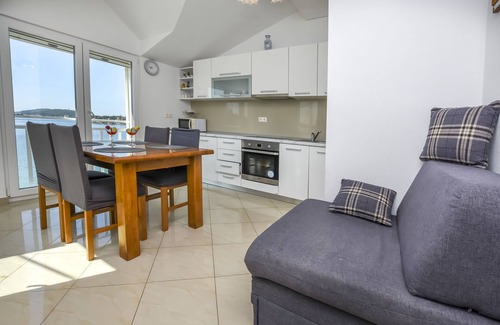 Podglavica Apartment | Apartments Silvana (23221-A4) - Rogoznica