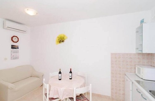 Orebic Apartment | Apartments Villa Dingač- Borak - Standard One Bedroom Apartment with Balcony and Sea View No. 3
