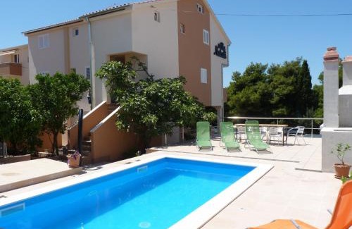 Okrug Gornji Apartment | Apartments Villa Natali - Heating Pool