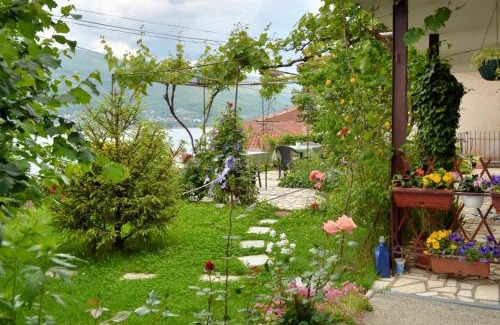 Varosh Bed & Breakfast | Apartments Villa Saray