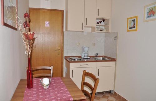 Municipality of Omisalj Apartment | Apartments with a parking space Omisalj, Krk - 12793